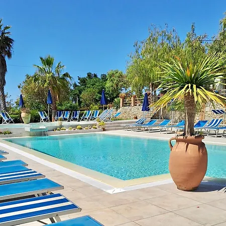 Aparthotel With Swimming Pool In 3*